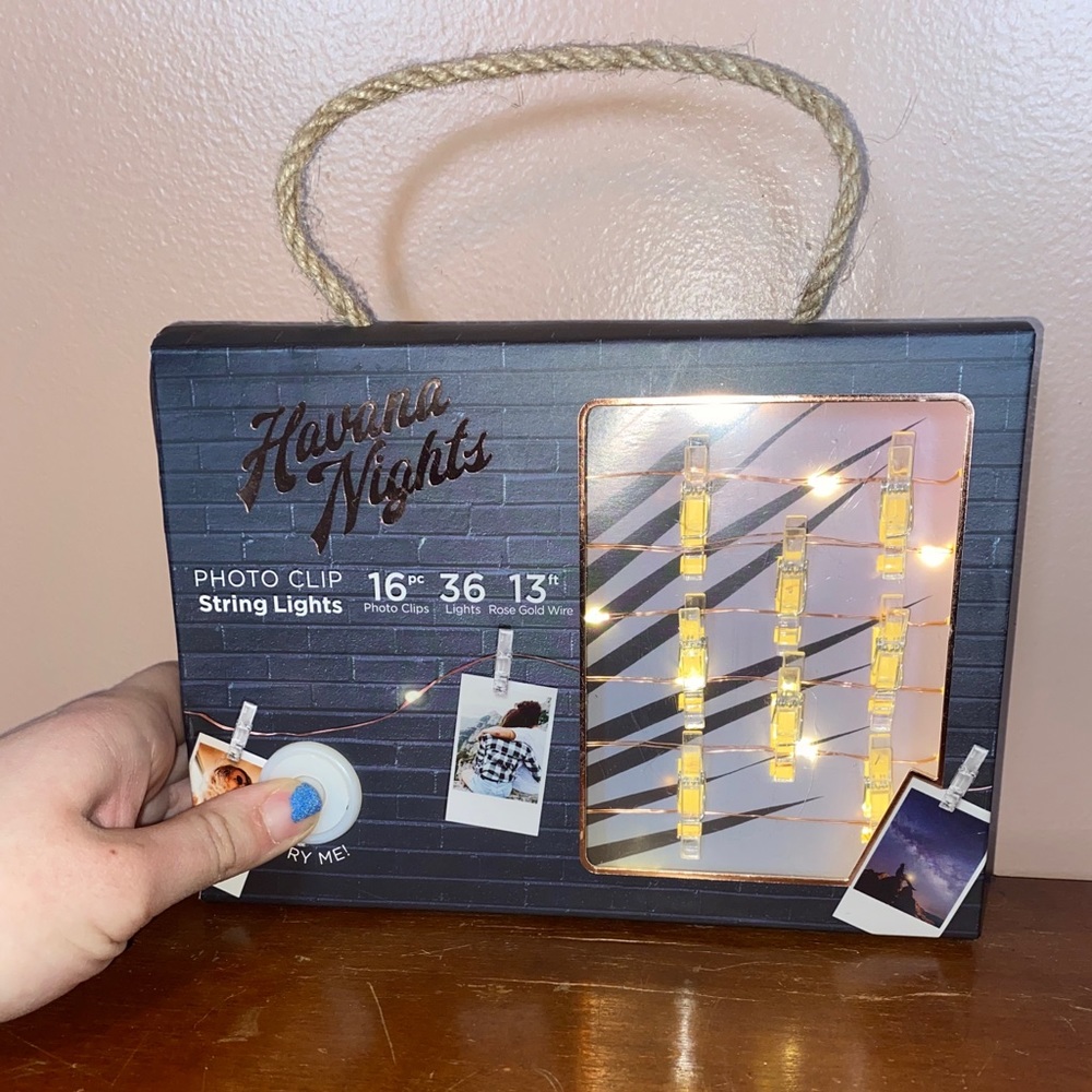 Fairy lights with picture clips